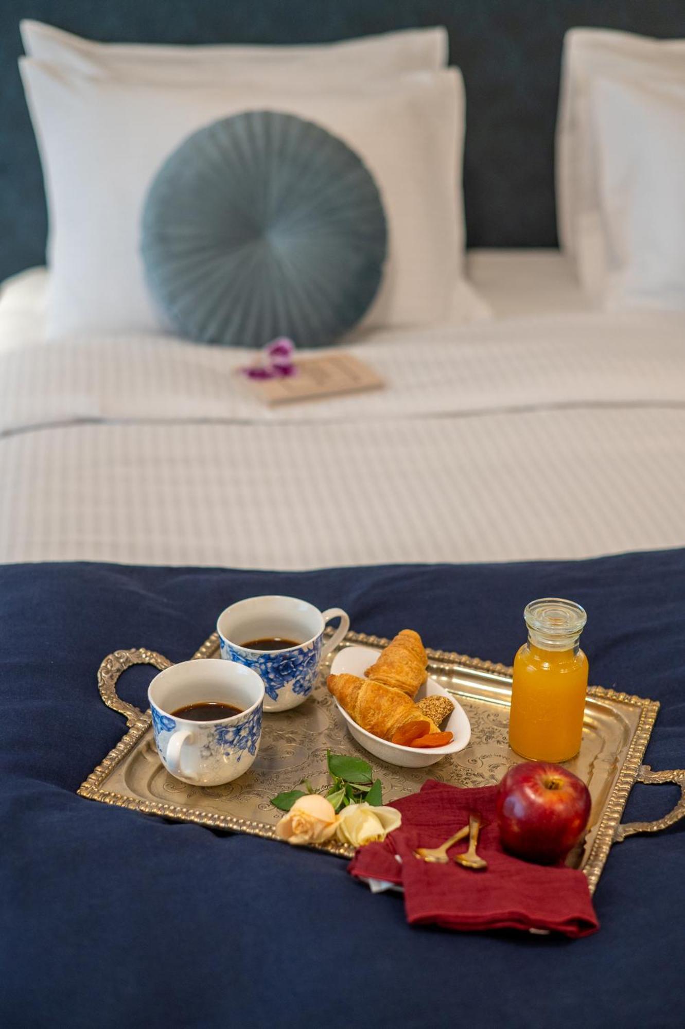 Ira - Ηρα Hotel Kalamata Bagian luar foto