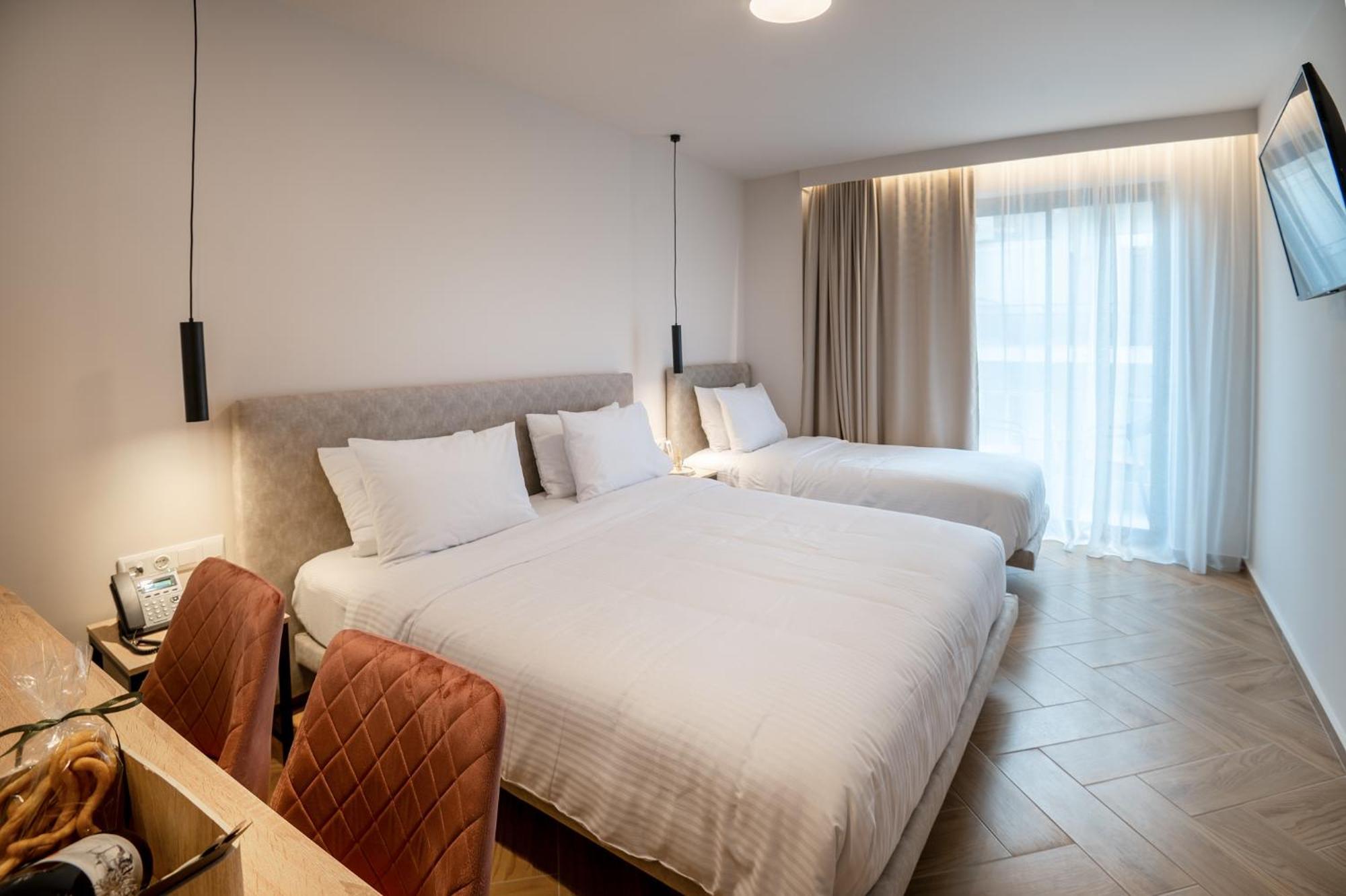 Ira - Ηρα Hotel Kalamata Bagian luar foto