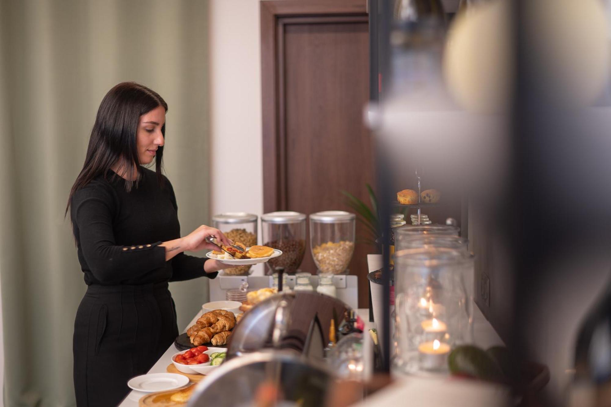 Ira - Ηρα Hotel Kalamata Bagian luar foto