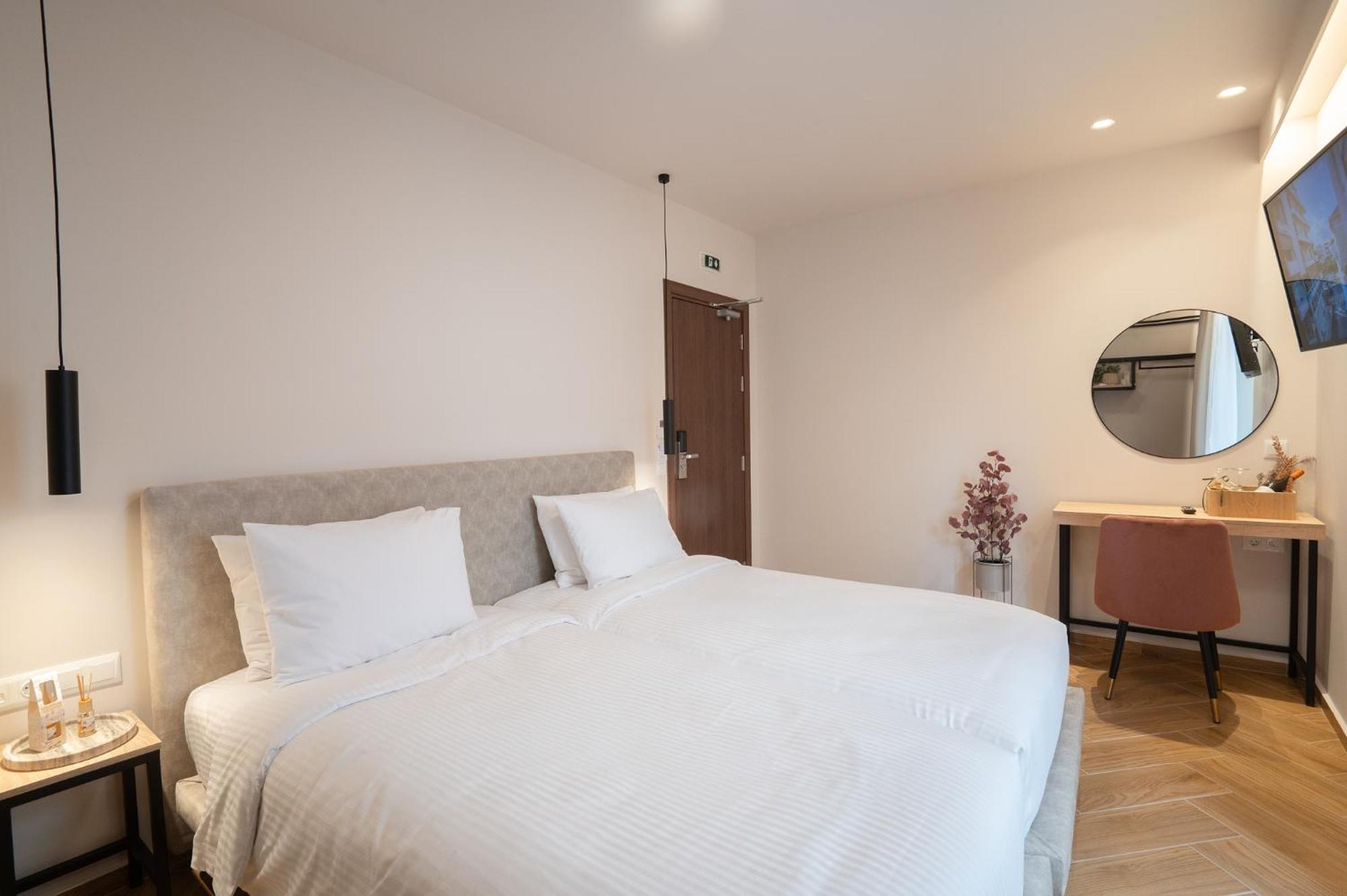 Ira - Ηρα Hotel Kalamata Bagian luar foto