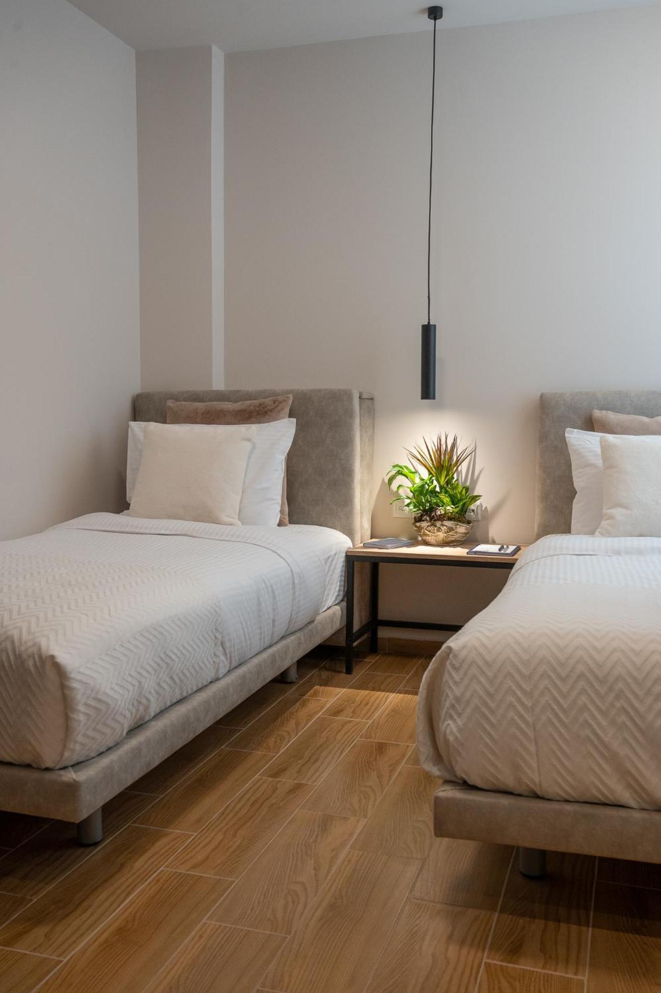 Ira - Ηρα Hotel Kalamata Bagian luar foto