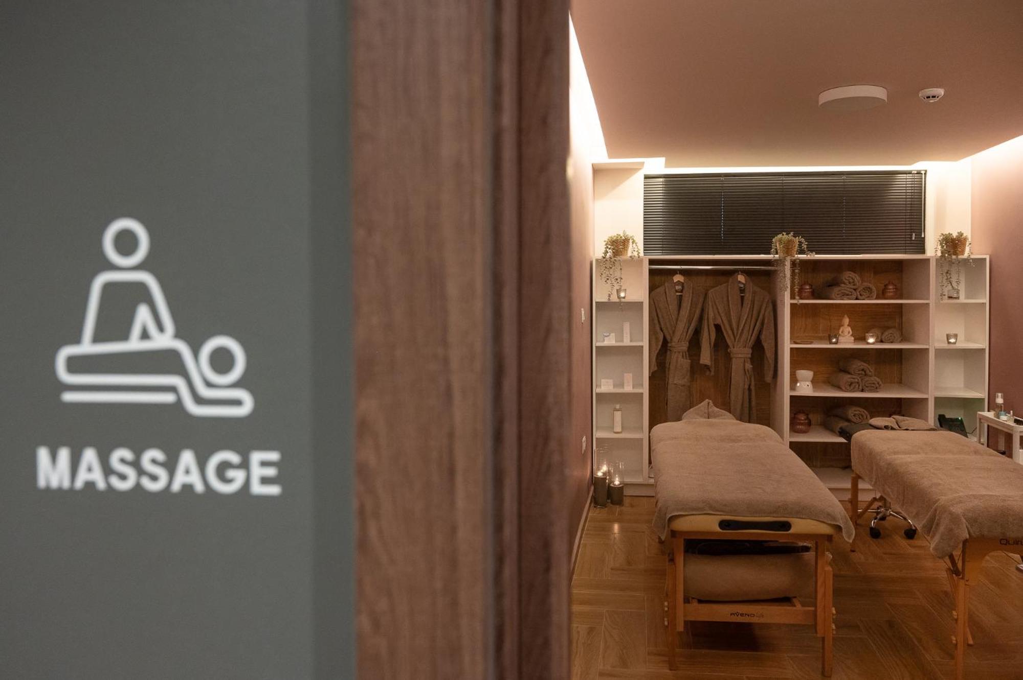 Ira - Ηρα Hotel Kalamata Bagian luar foto