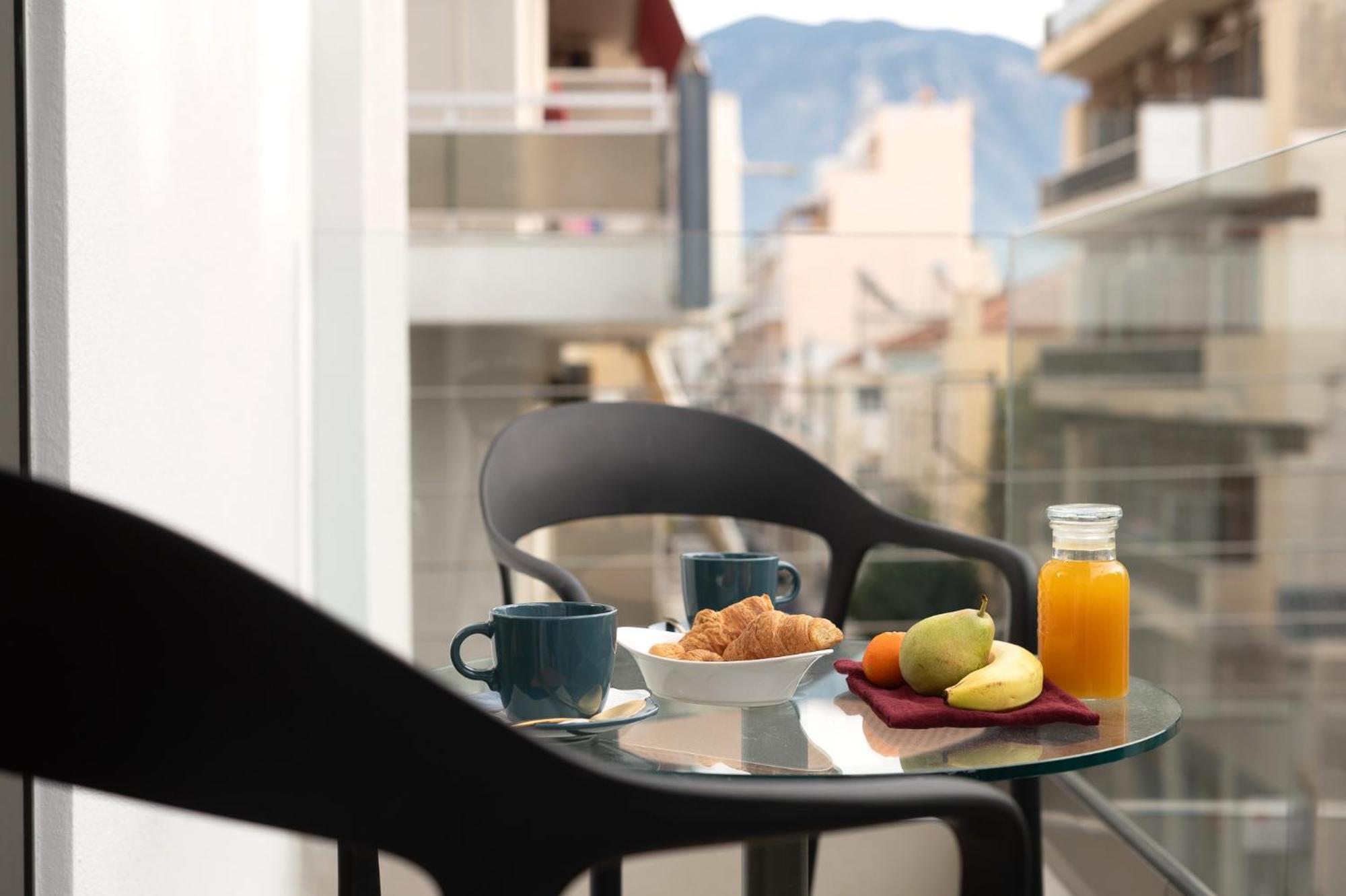 Ira - Ηρα Hotel Kalamata Bagian luar foto